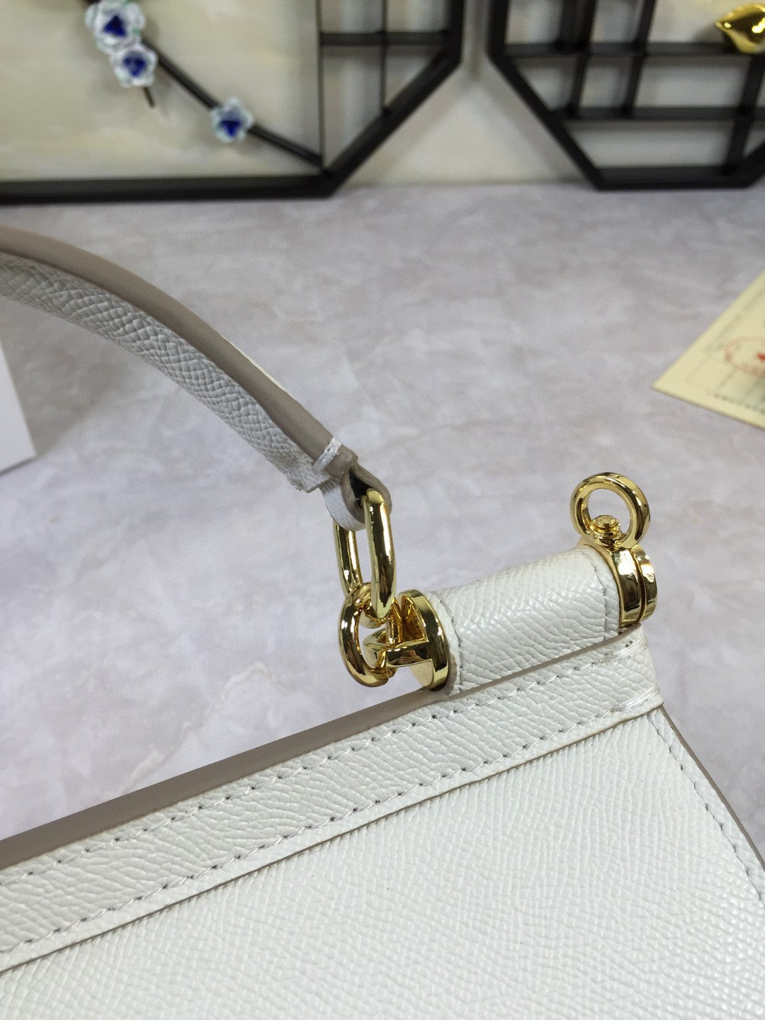 GLAMI MeGLAMIum Sicily Handbag In Dauphine White For Women 10.2in/26cm GLAMI GLAMI4347A100180001