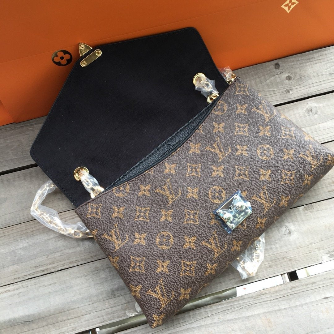 EN - New Arrival Bags LUV 211