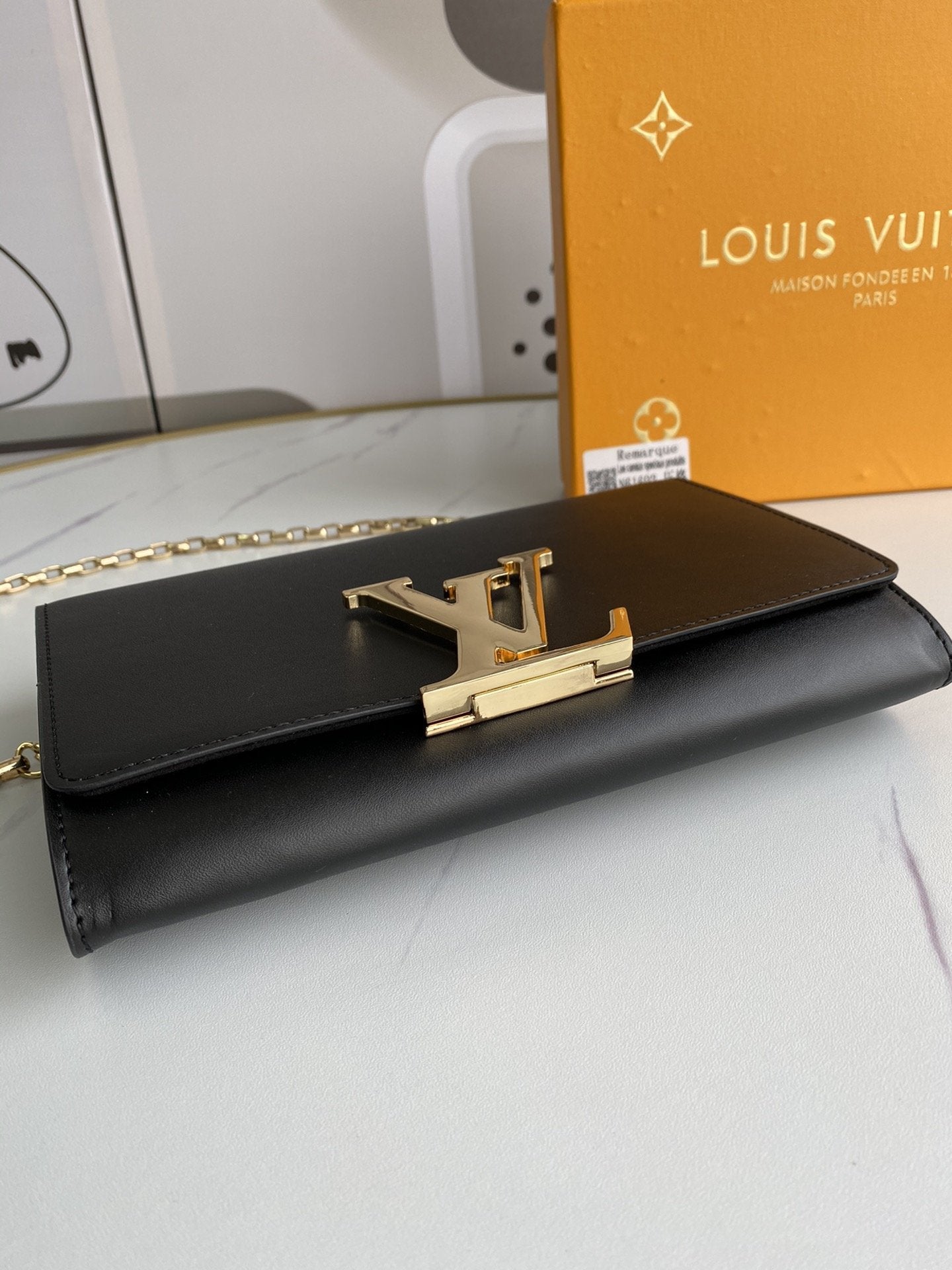 EN - New Arrival Wallet LUV 057