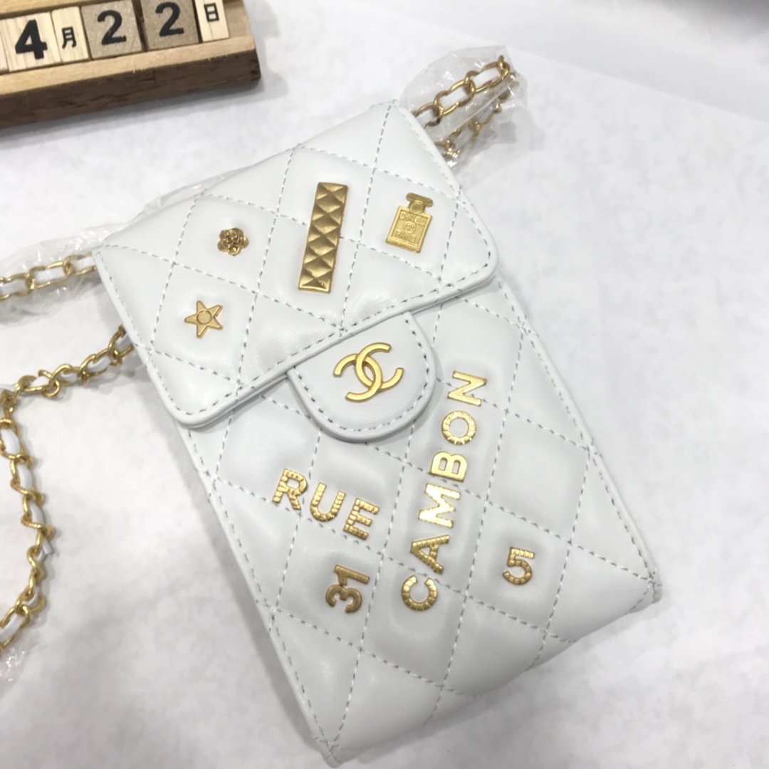 Designer bags by Chanel 231