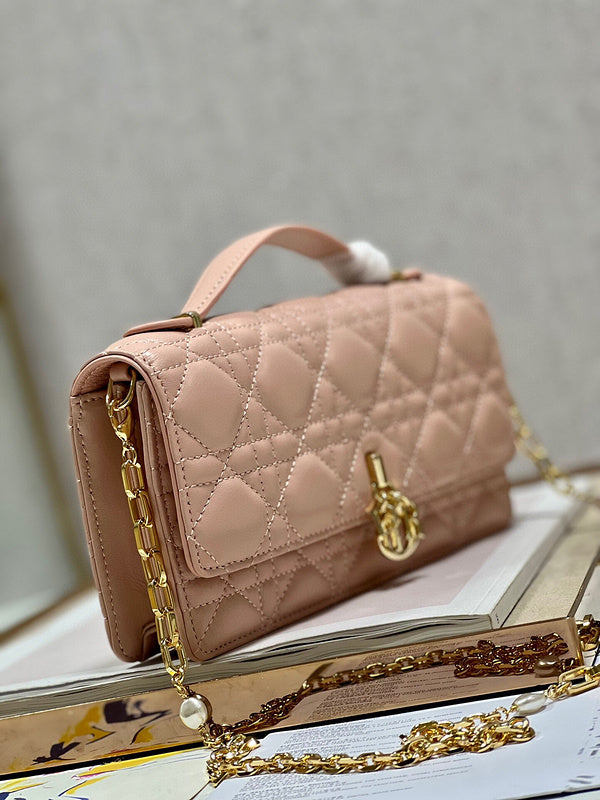 ELE - Dir Bags - 1405