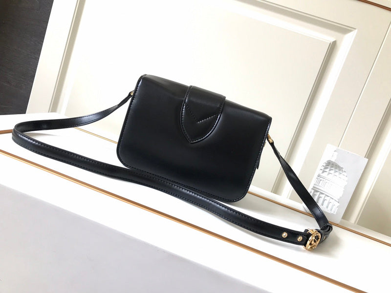 LOV2 Bags - Luxurious Bags  1050