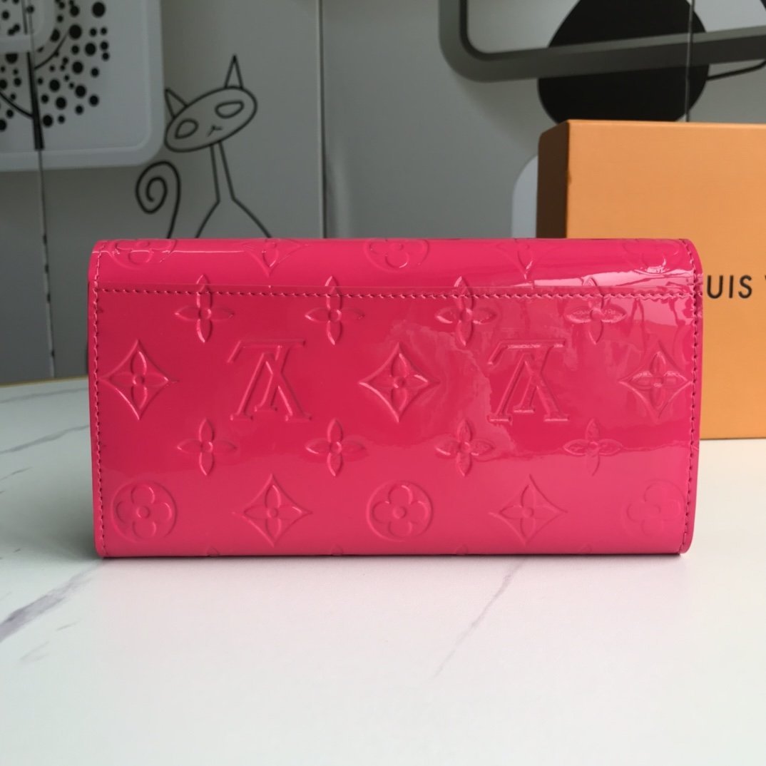 EN - New Arrival Wallet LUV 004