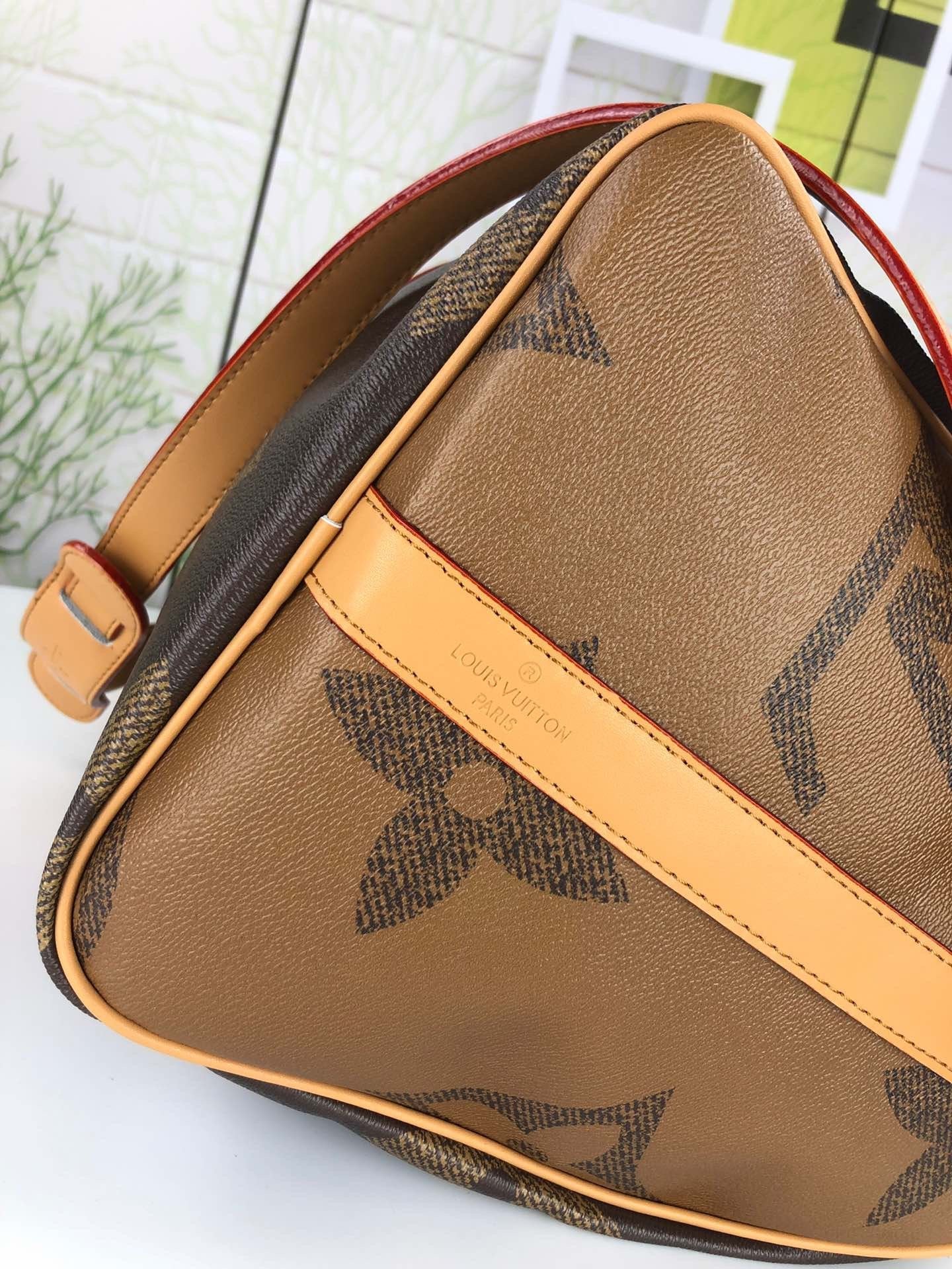 EN - New Arrival Bags LUV 031