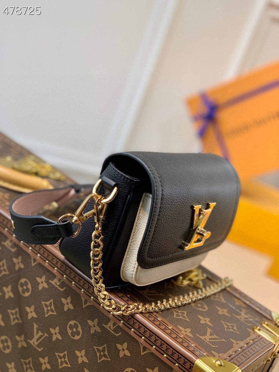 LV Lockme Tender Bag Black For Women, WomenÃ¢â‚¬â„¢s Handbags, Shoulder And Crossbody Bags 7.5in/19cm LV M58557