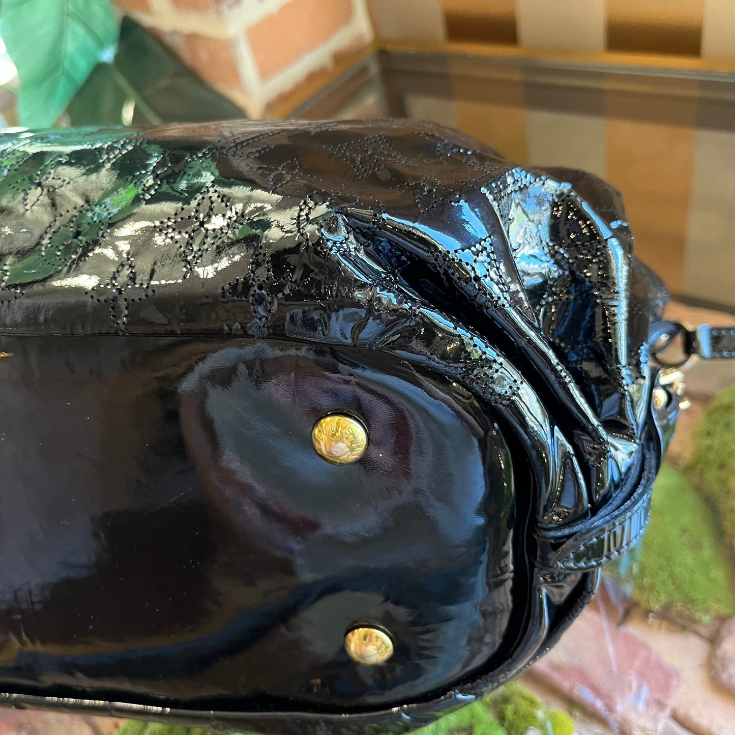 LOUIS VUITTON Surya XL Mahina Vernis Hobo