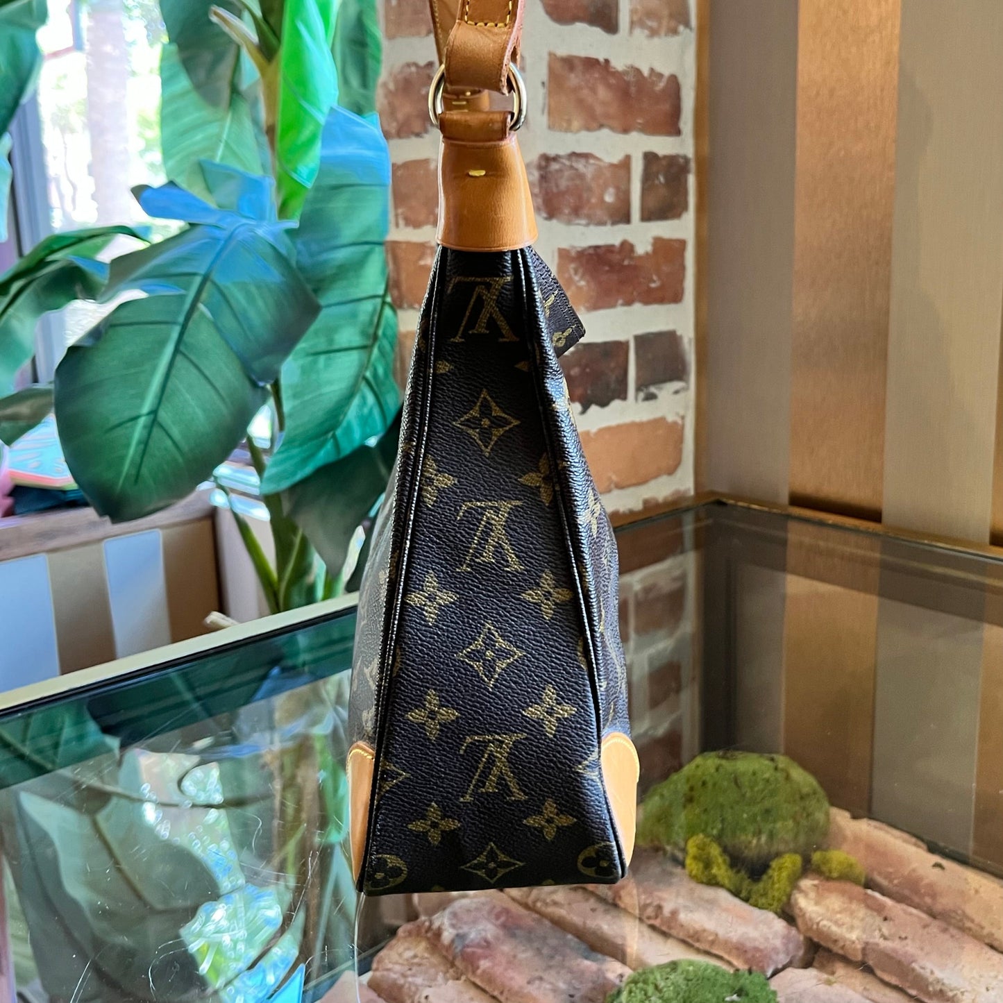 LOUIS VUITTON Boulogne 30 Monogram Canvas Hobo Bag