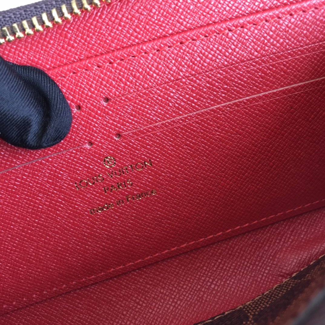 EN - New Arrival Wallet LUV 015