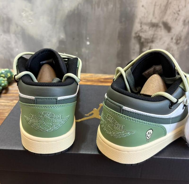 SAMC - NKE Shoes - 485