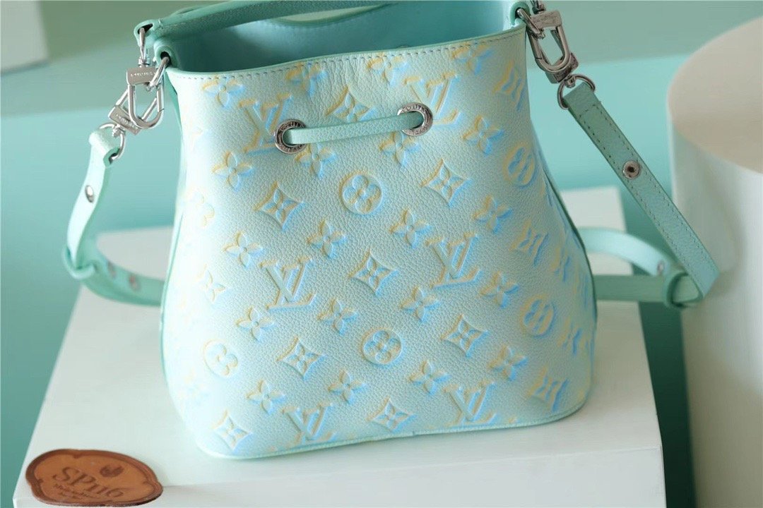 LV NeoNoe GLAMI Monogram Empreinte Mint For Women,  Shoulder And Crossbody Bags 7.9in/20cm LV