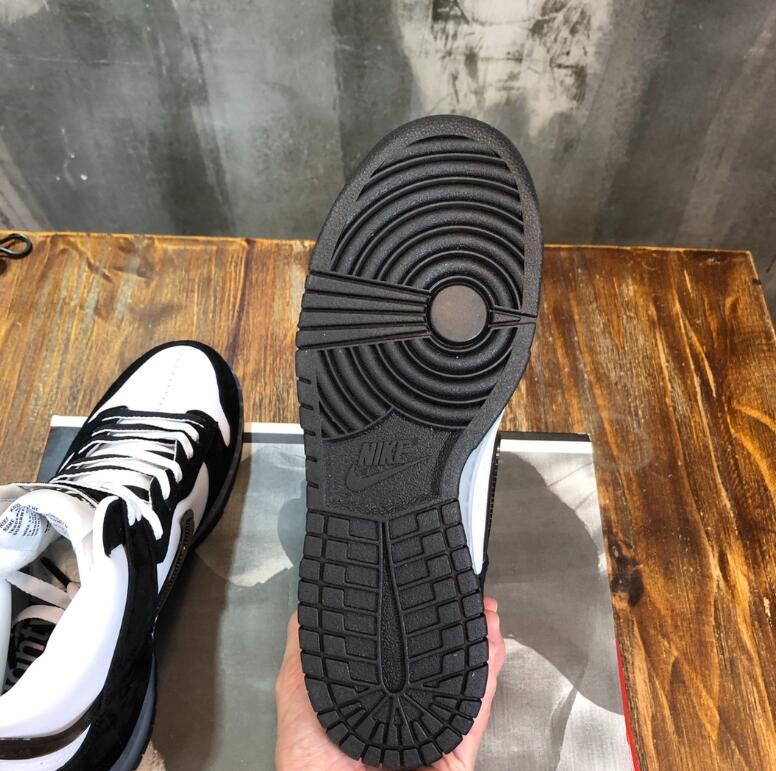 SAMC - NKE Shoes - 1755