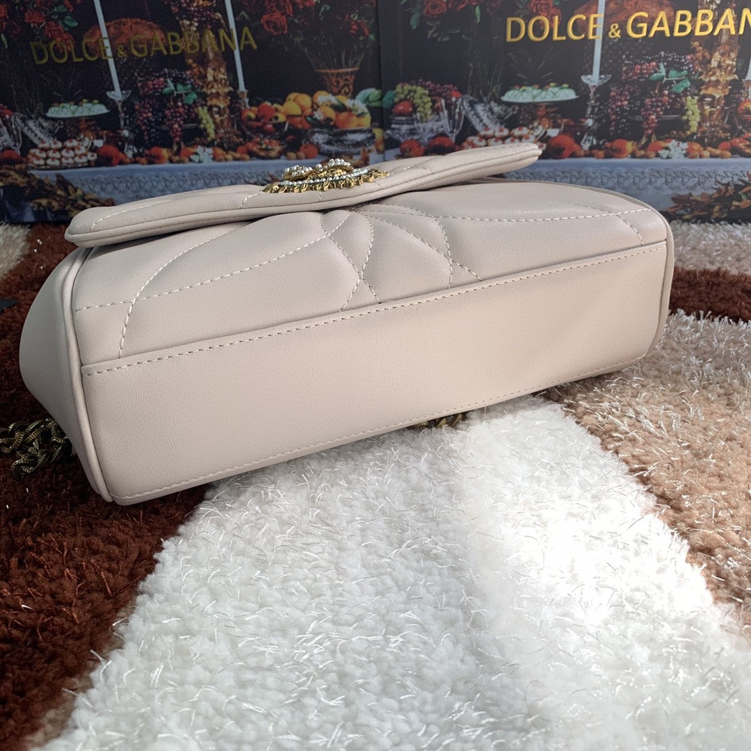 GLAMI MeGLAMIum Devotion Shoulder Bag In Quilted Nappa White For Women 10.2in/26cm GLAMI
