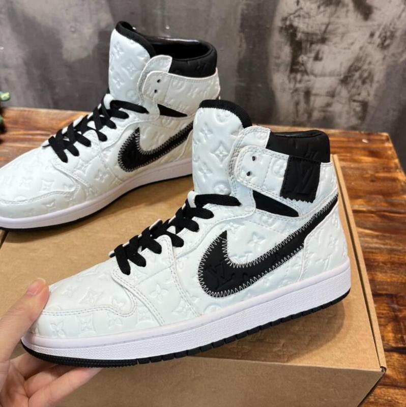 SAMC - NKE Shoes - 370