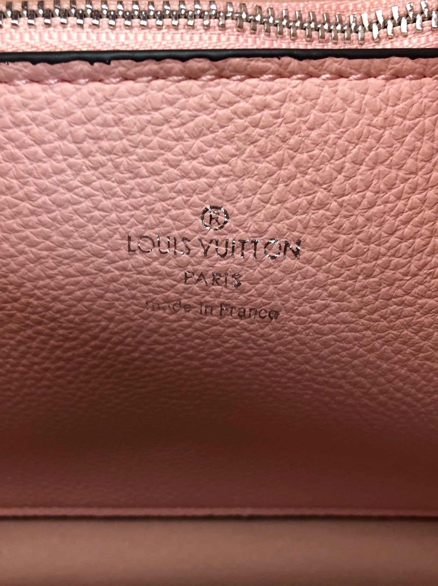 EN - New Arrival Bags LUV 050