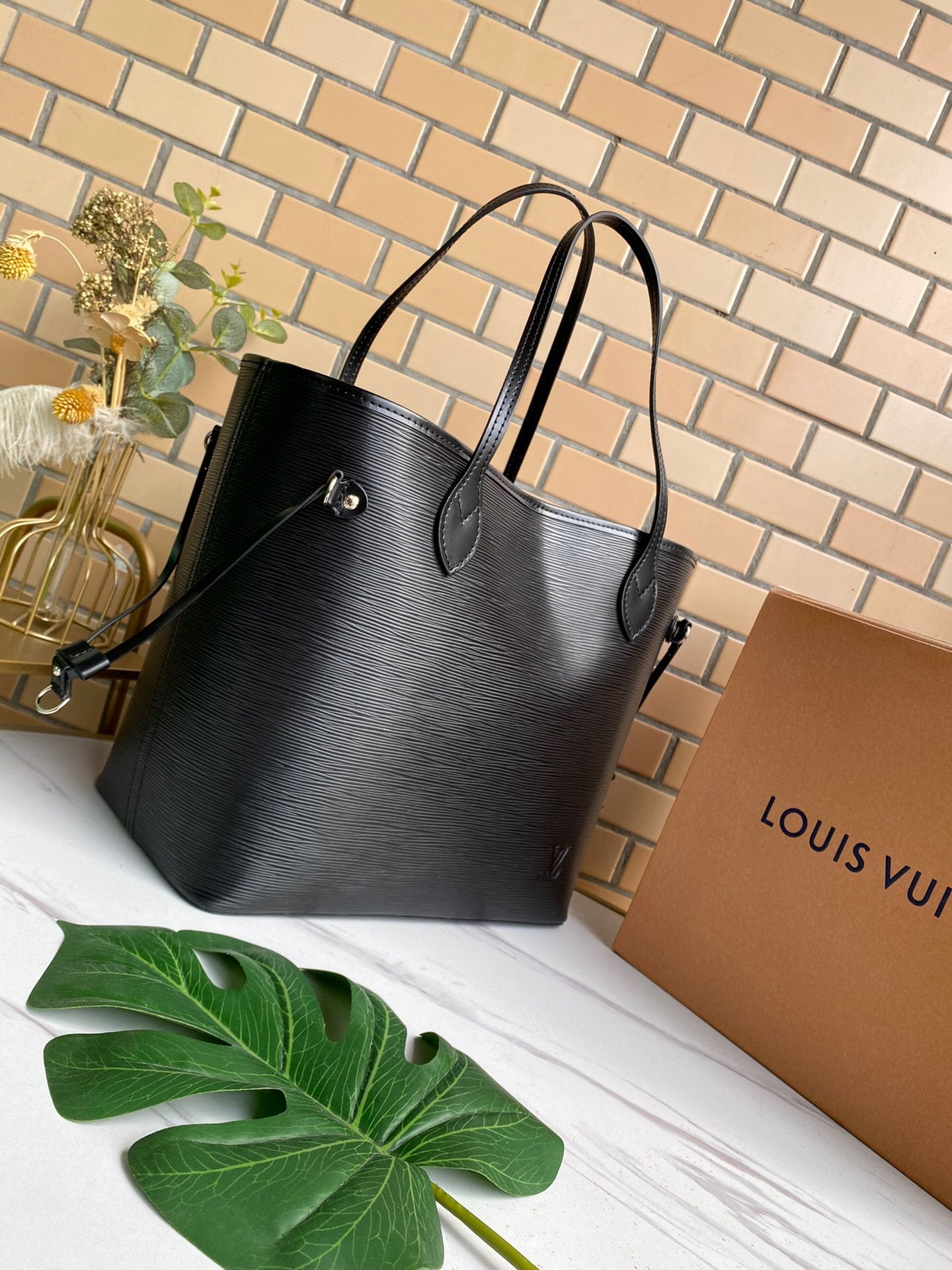 EN - New Arrival Bags LUV 131