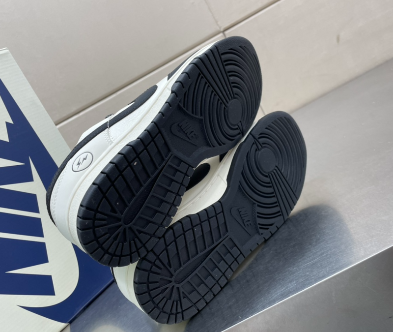 SAMC - NKE Shoes - 031