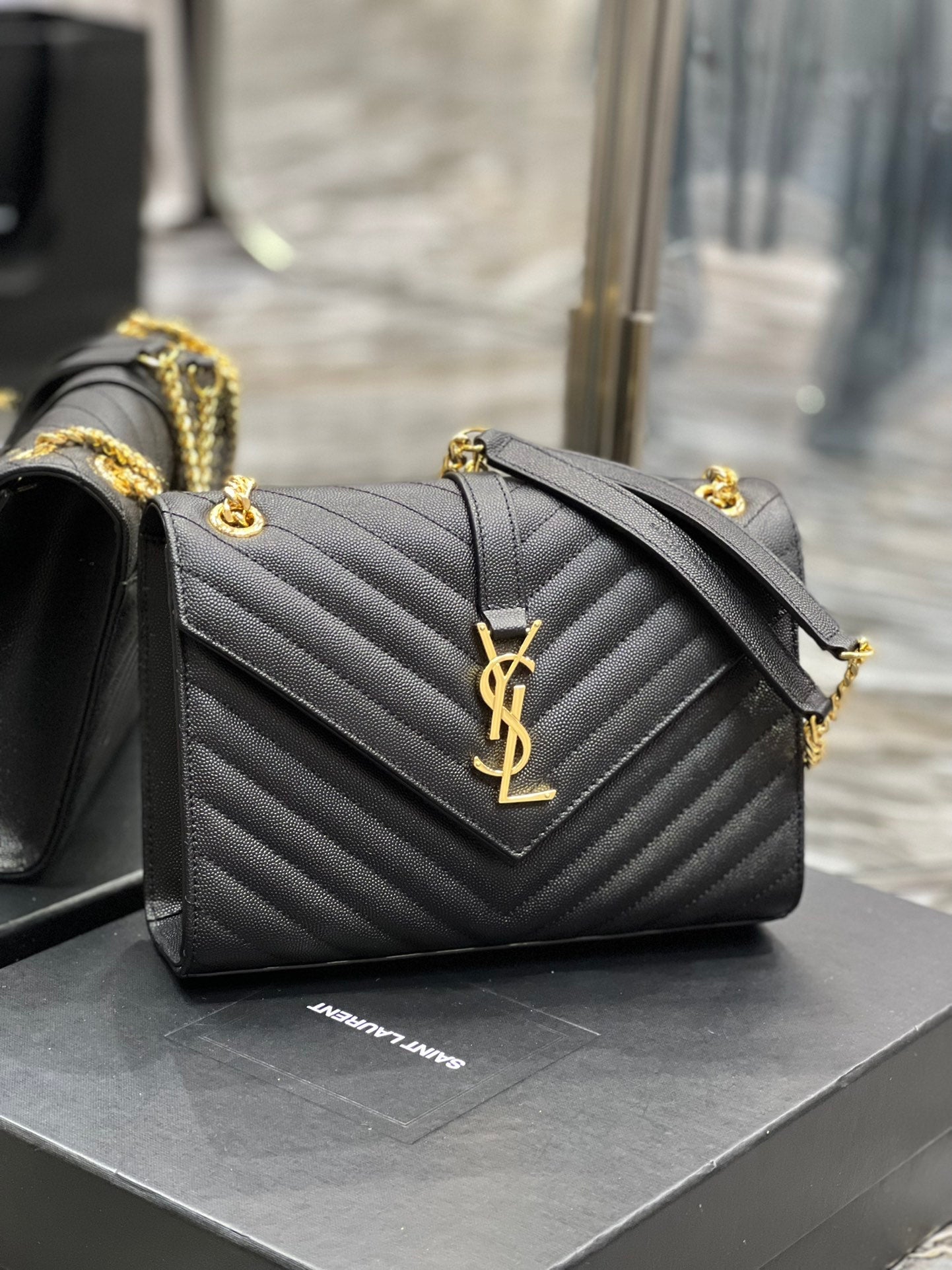GLAMI College MeGLAMIum Chain Bag Black Gold Toned Hardware For Women 9.4in/24cm YSL 600279BRM071000