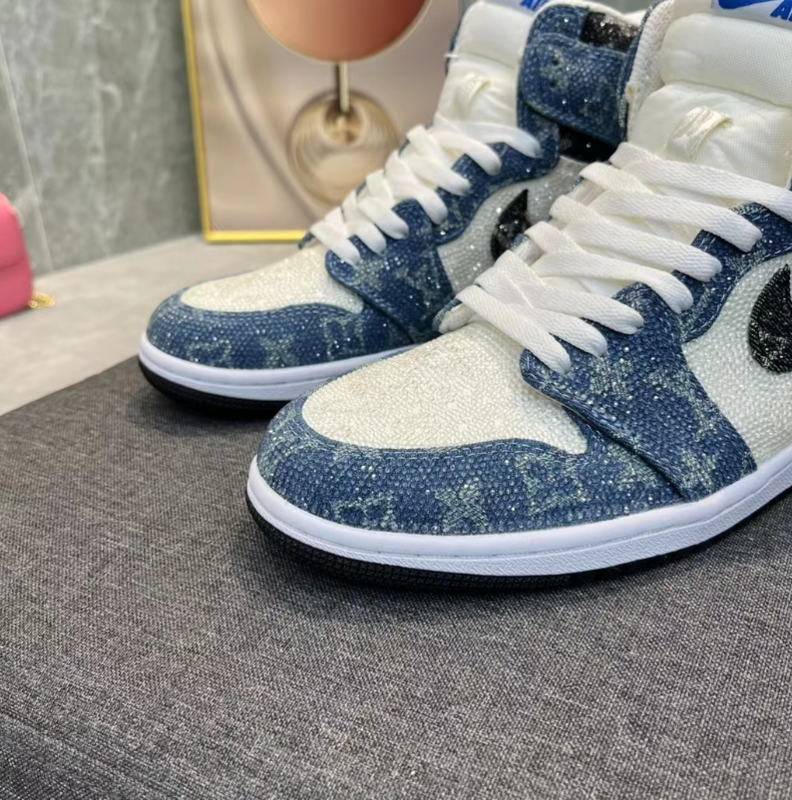 SAMC - NKE Shoes - 611