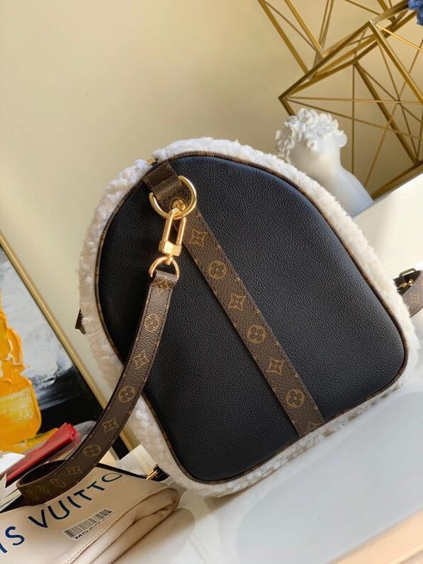 LOV2 Bags - Luxurious Bags  1345