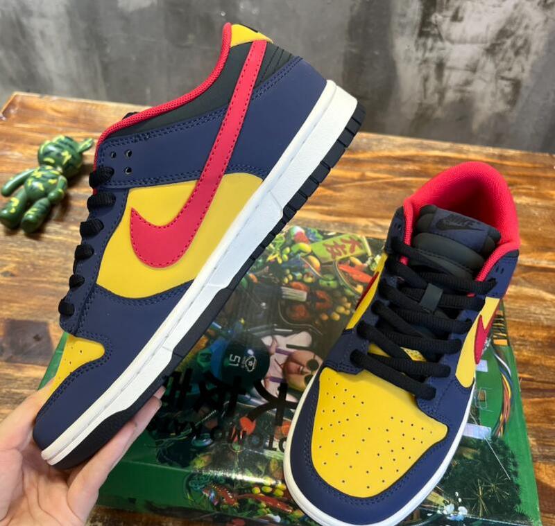 SAMC - NKE Shoes - 587