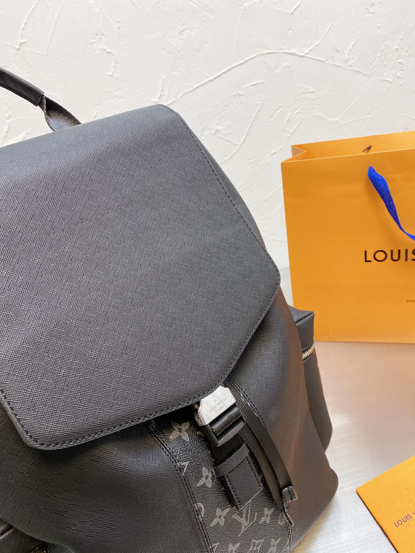 EN - New Arrival Bags LUV 078