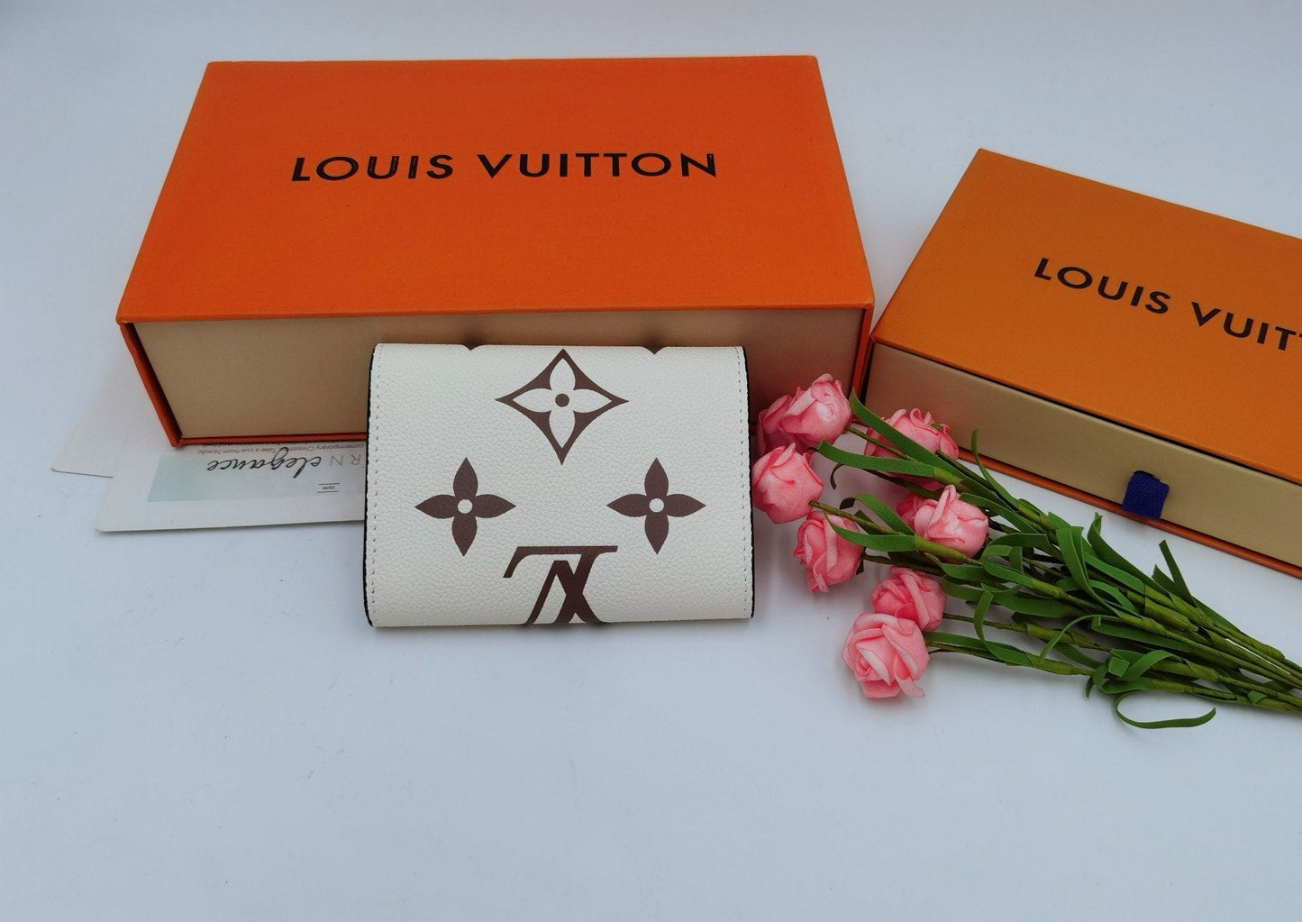 EN - New Arrival Wallet LUV 001