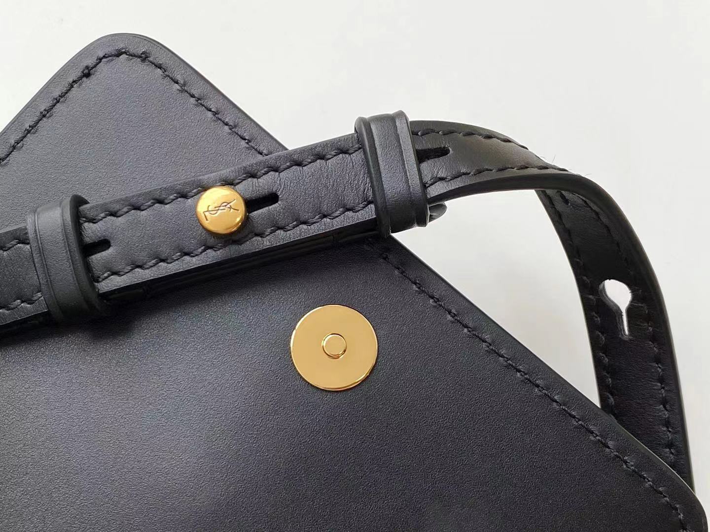 GLAMI Kaia North/South Satchel Bag In Vegetable Tanned Black Material With Gold Hardware For Women 6.6in/18cm YSL 668809BWR0W1000
