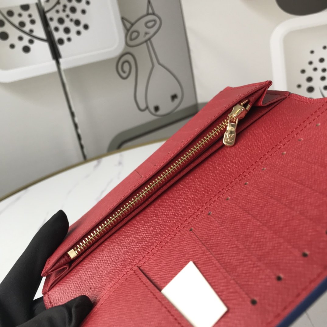 EN - New Arrival Wallet LUV 032