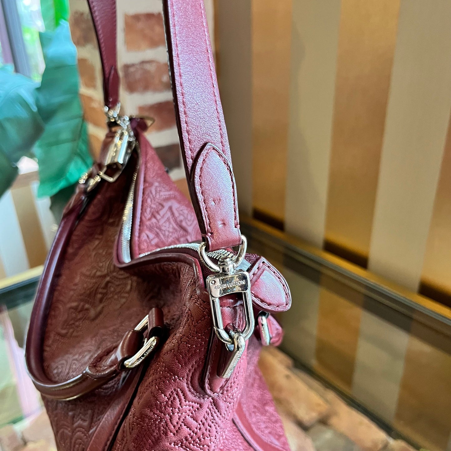 LOUIS VUITTON IXIA GM Antheia Monogram Lambskin Hobo Bag