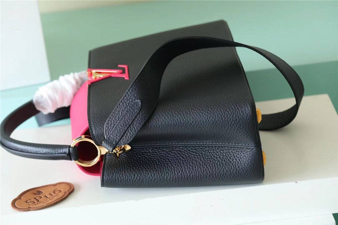 LV Capucines MM Taurillon Black/ Rose Berlingot For Women, WomenÃ¢â‚¬â„¢s Bags, Shoulder And Crossbody Bags 12.4in/31.5cm LV M59882