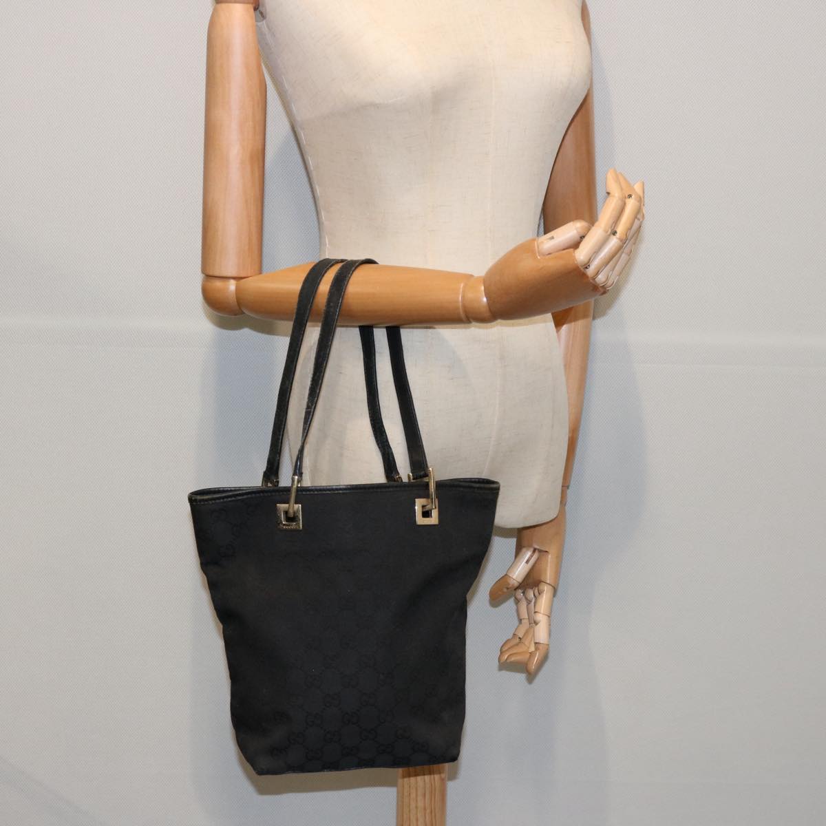 GUCCI GG Canvas Tote Bag Black 31244 60793
