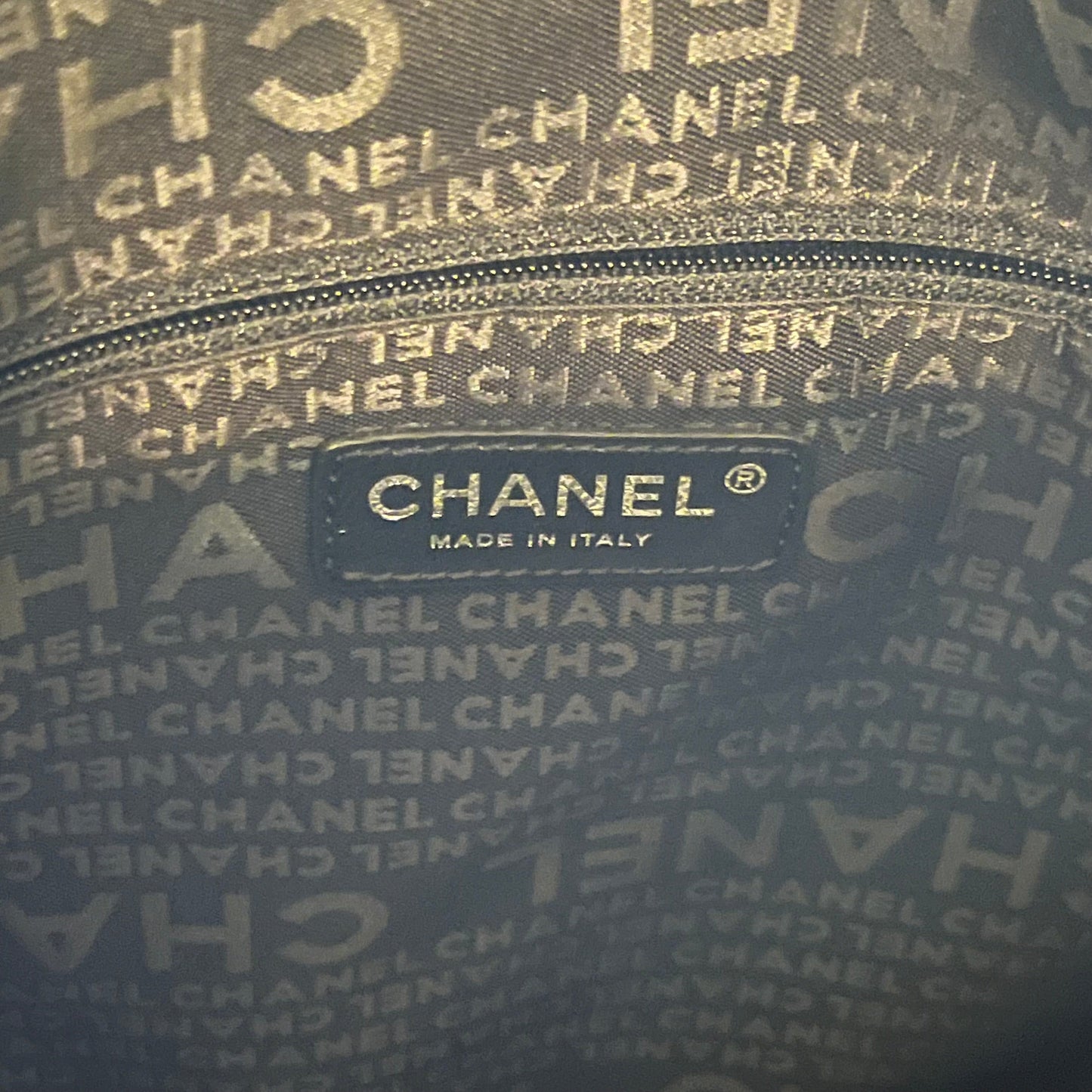 CHANEL Ultimate Soft Lambskin Hobo ADI1180