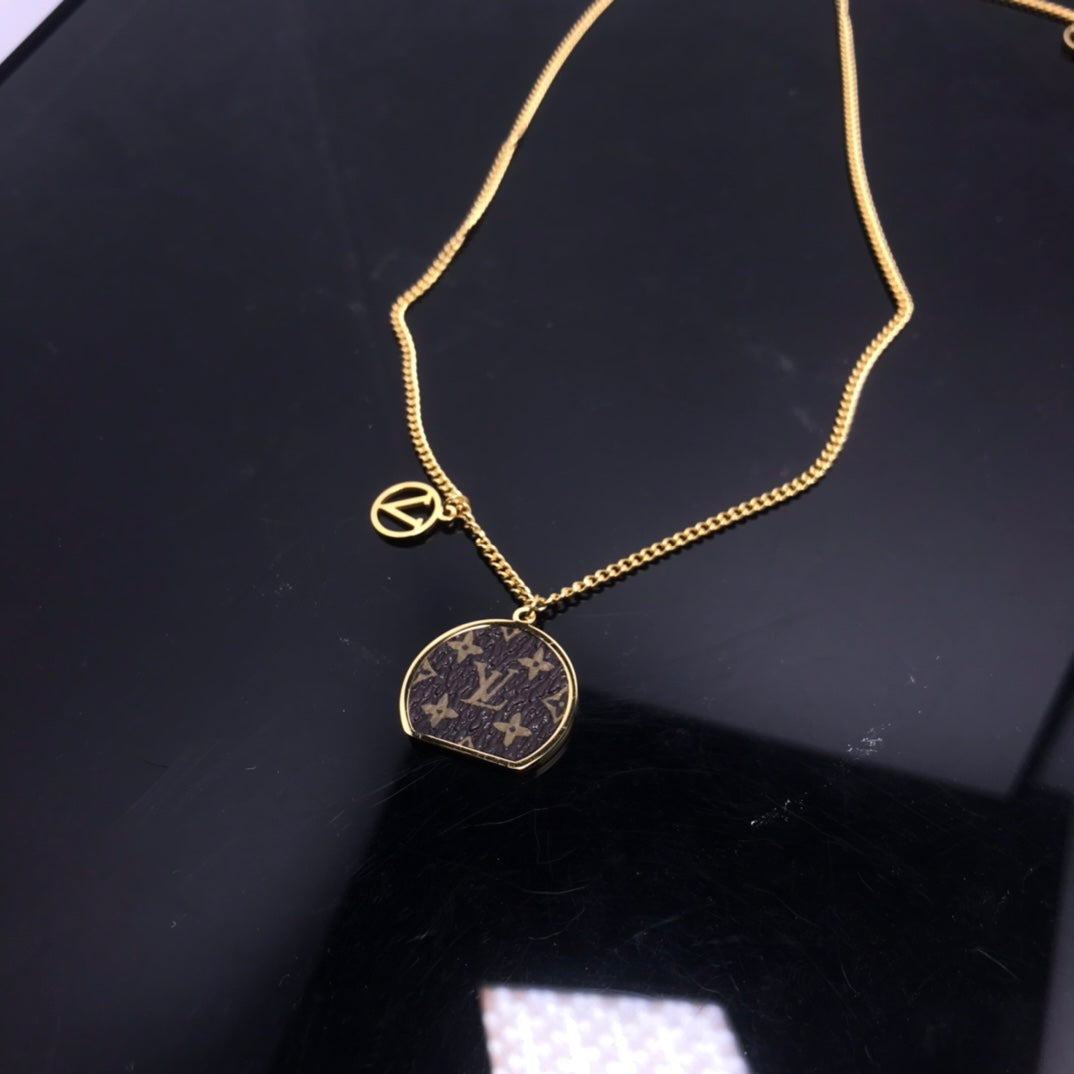 LV Necklaces 087