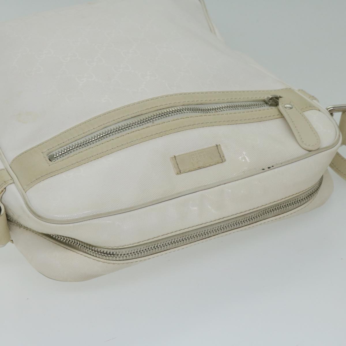 GUCCI GG implementation Shoulder Bag White 201448 62086