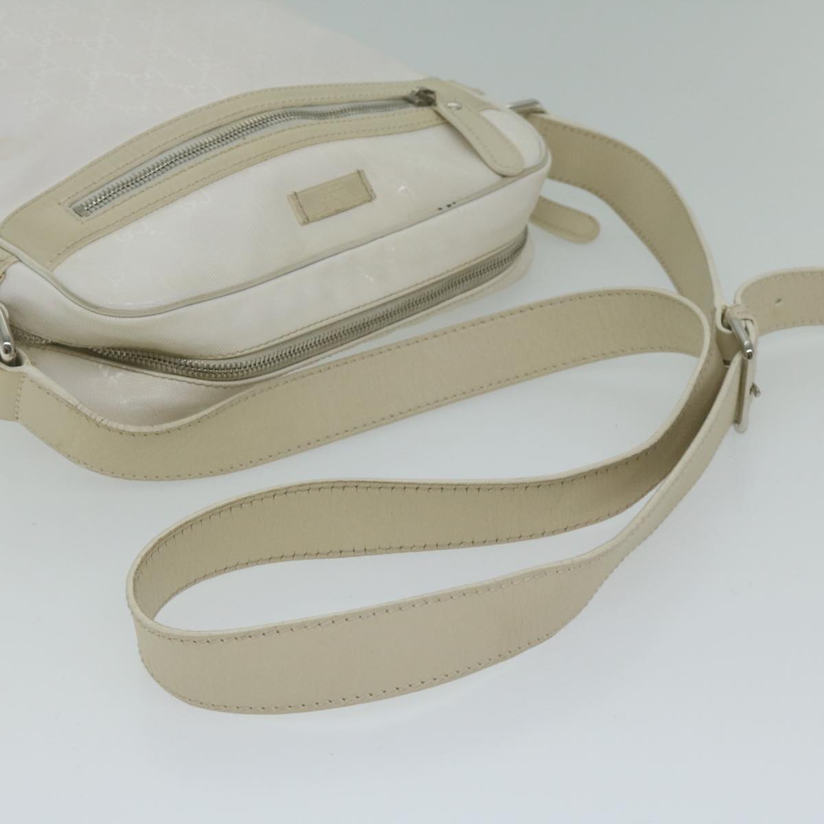 GUCCI GG implementation Shoulder Bag White 201448 62086