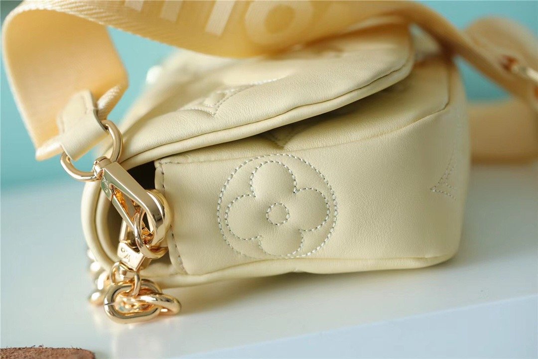 LV Wallet On Strap BuGLAMIlegram Monogram In Wallets and Small Leather Goods For Women Banane Yellow 7.9in/20cm LV M81400