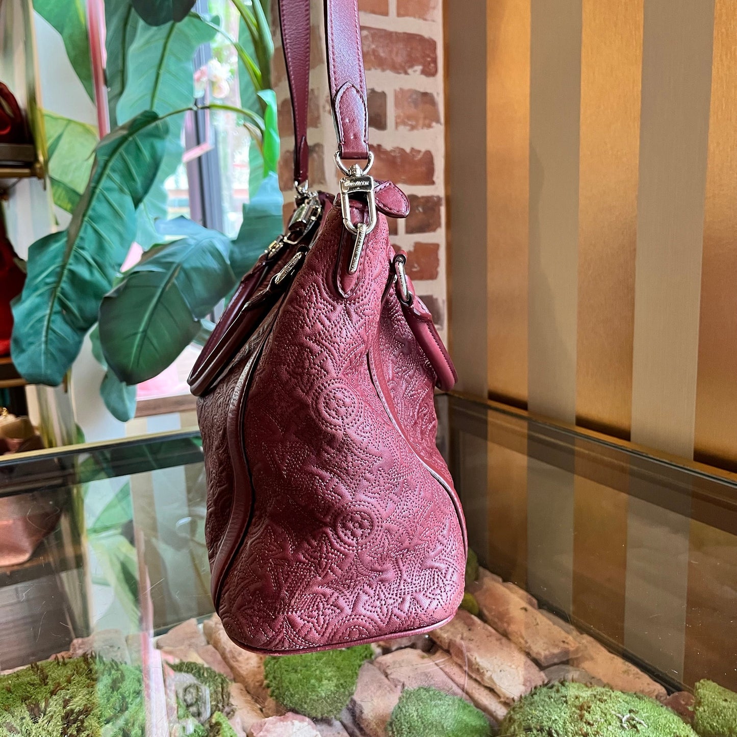 LOUIS VUITTON IXIA GM Antheia Monogram Lambskin Hobo Bag