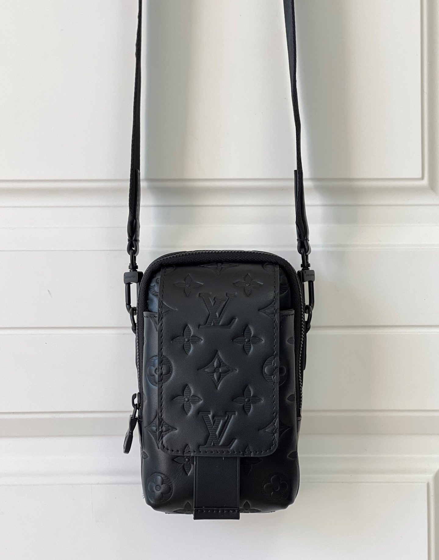 LV GlamIap Double Phone Pouch Monogram Black For Men, Bags, Crossbody Bags 7.1in/18cm LV M81005