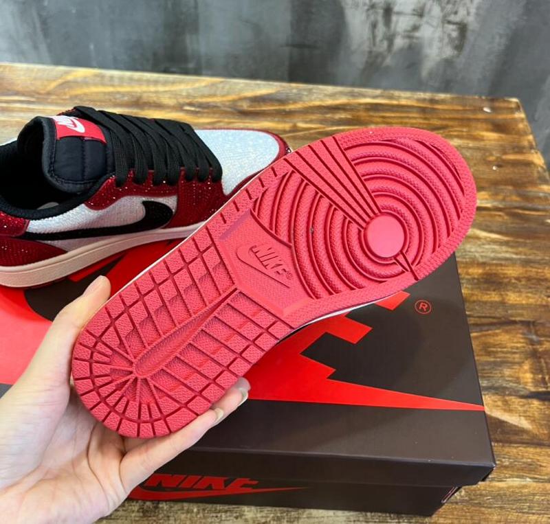 SAMC - NKE Shoes - 425