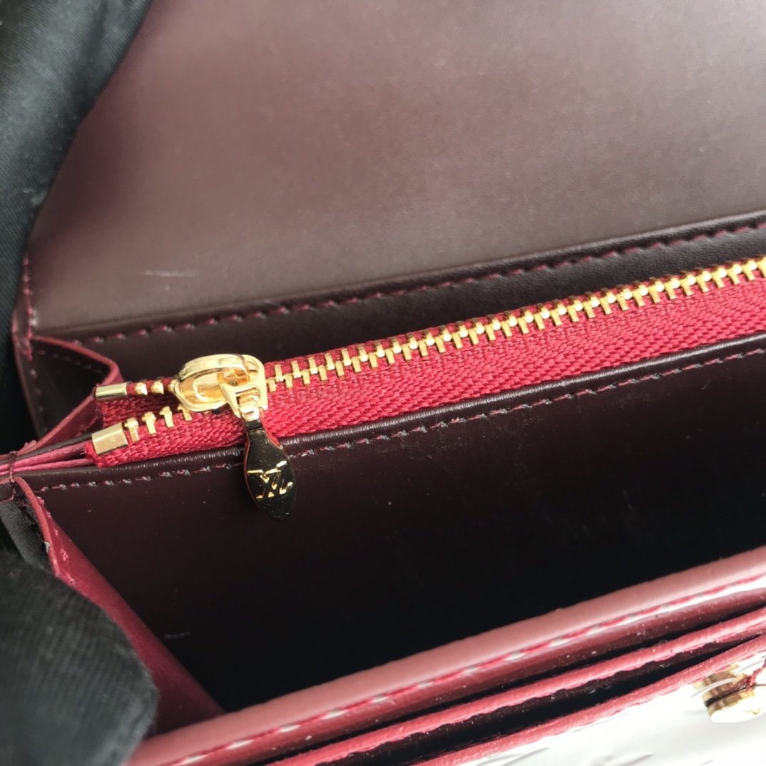 EN - New Arrival Wallet LUV 007