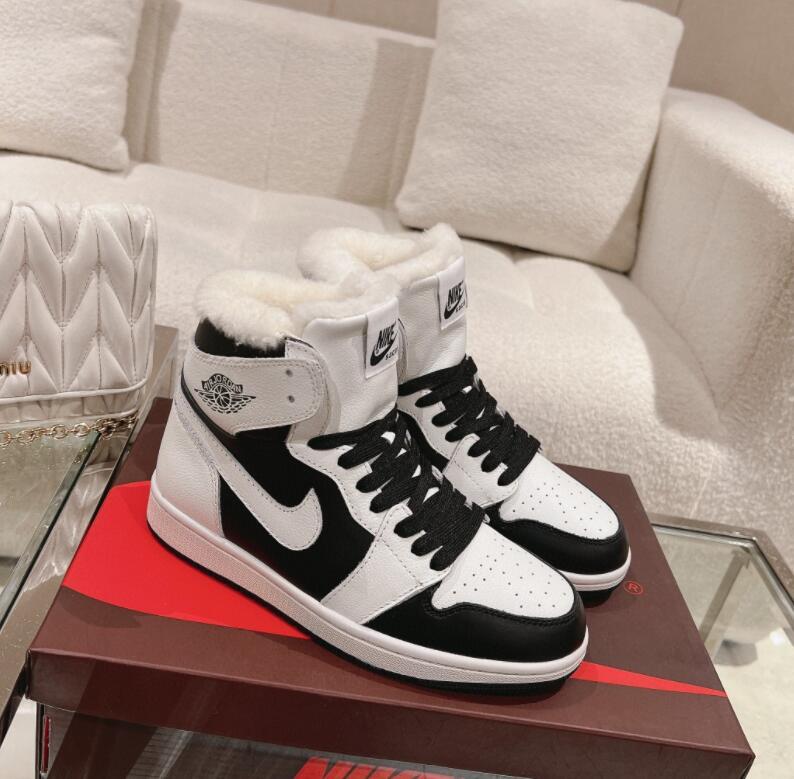 SAMC - NKE Shoes - 315