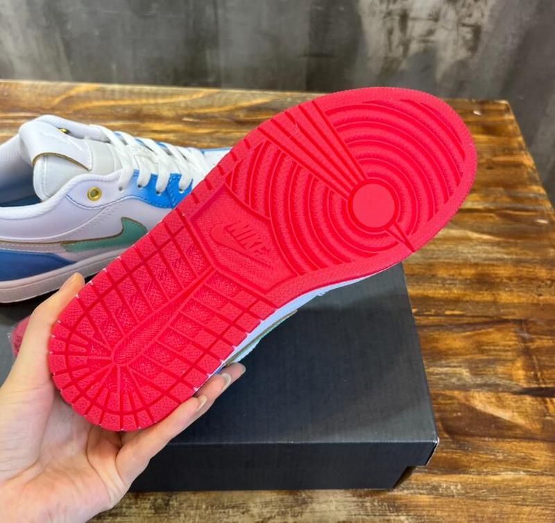 SAMC - NKE Shoes - 390
