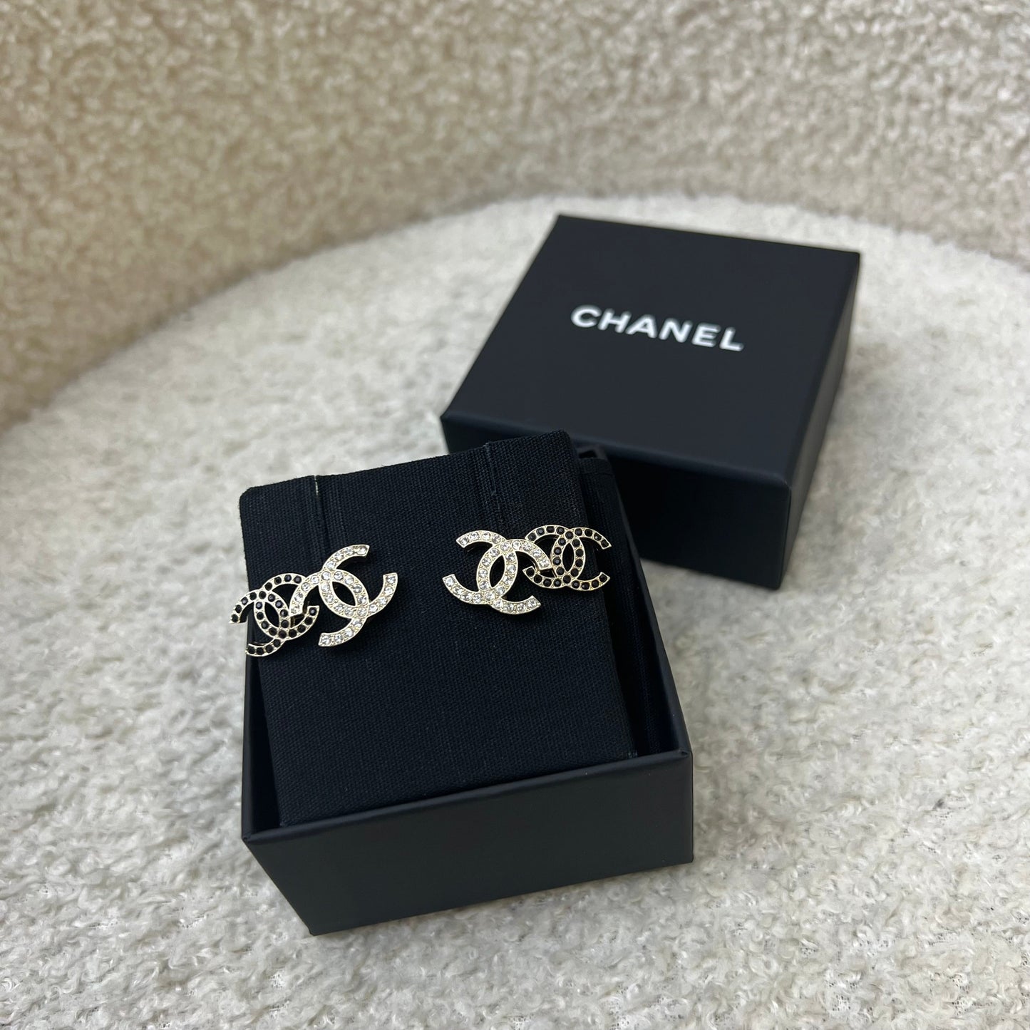 GLM-Double GLM- Logo Earrings with Crystals in GHW (Model: AB9260)