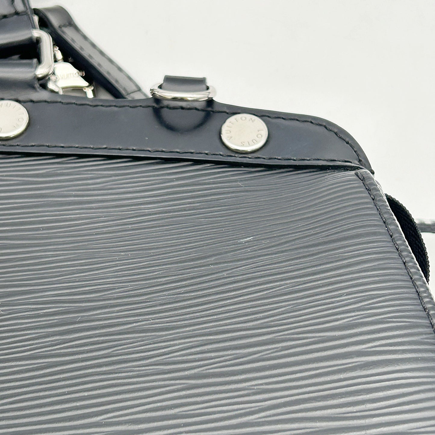GLM-Black Epi Leather Brea MM Bag  LA22560