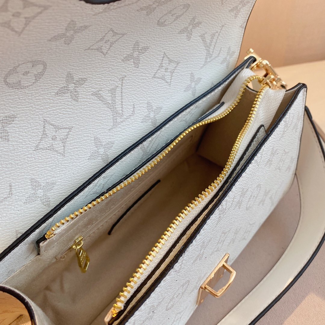 EN - New Arrival Bags LUV 090