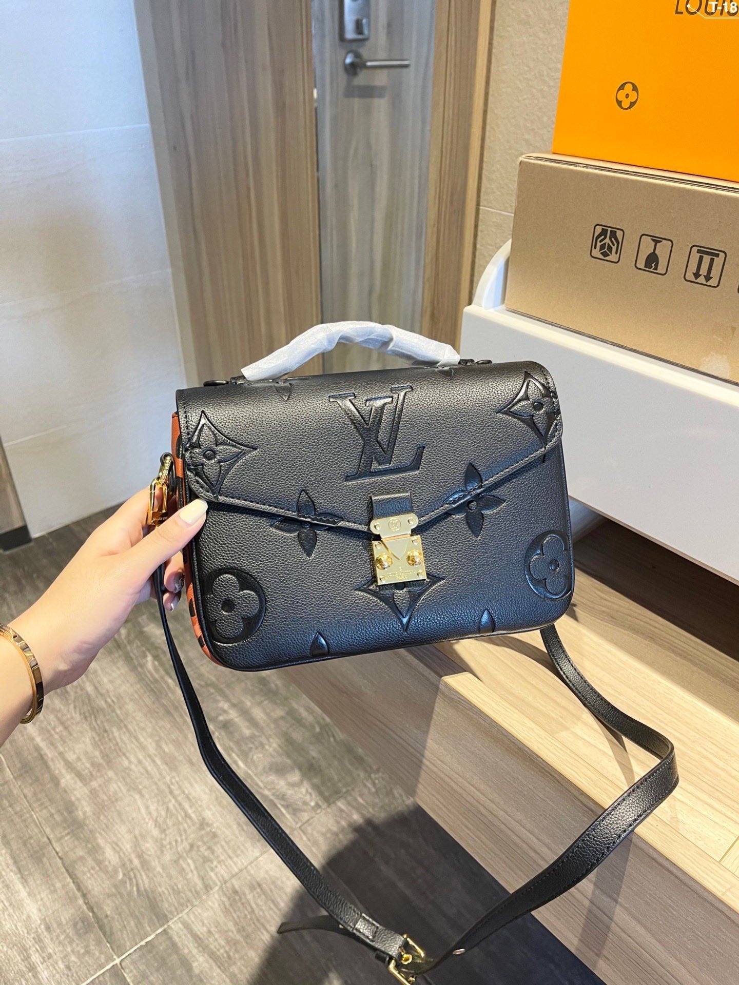 EN - New Arrival Bags LUV 502