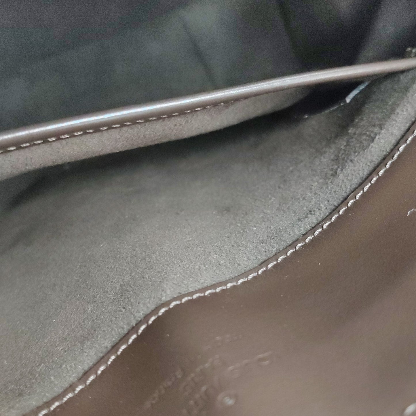 Preloved GLM-Reverie Leather Solid Snap Shoulder Bag 057851800803