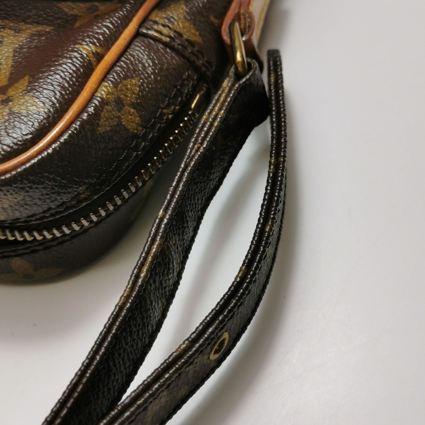 Preloved GLM-Danube Camera Bag Monogram Print  Crossbody Bag 250511781188407