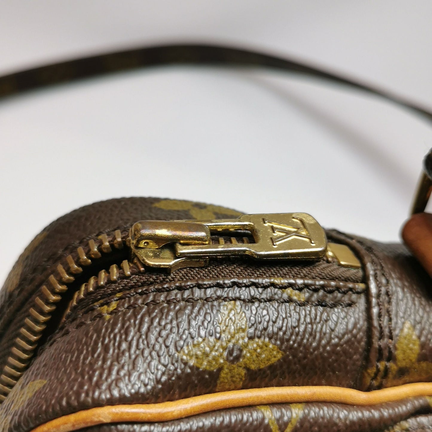Preloved GLM-Danube Camera Bag Monogram Print  Crossbody Bag 250511781188407