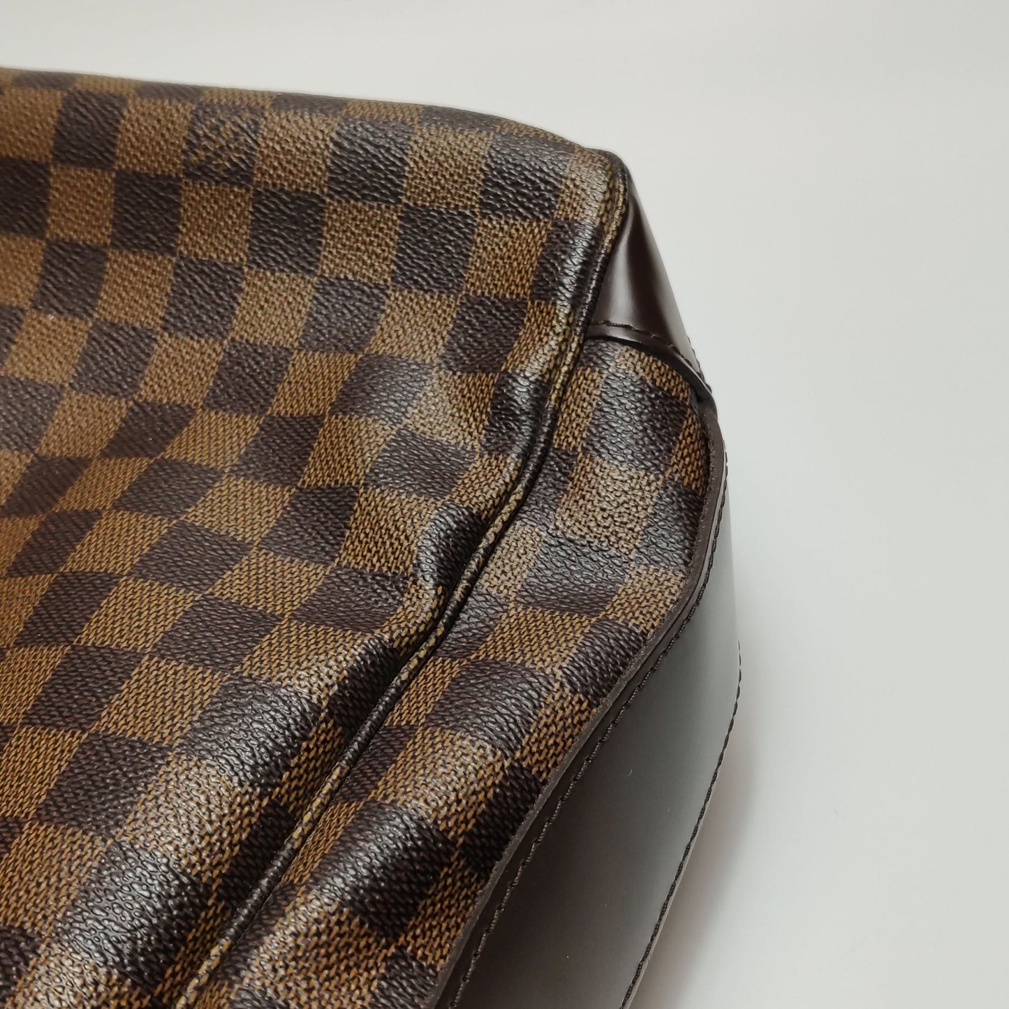 Preloved GLM-Bastille Leather Checkerboard Shoulder Bag 250513781190426
